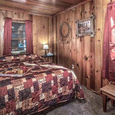 Apache Village 5, Queen Bed, Midtown, Sleeps 2 Ruidoso Exteriör bild