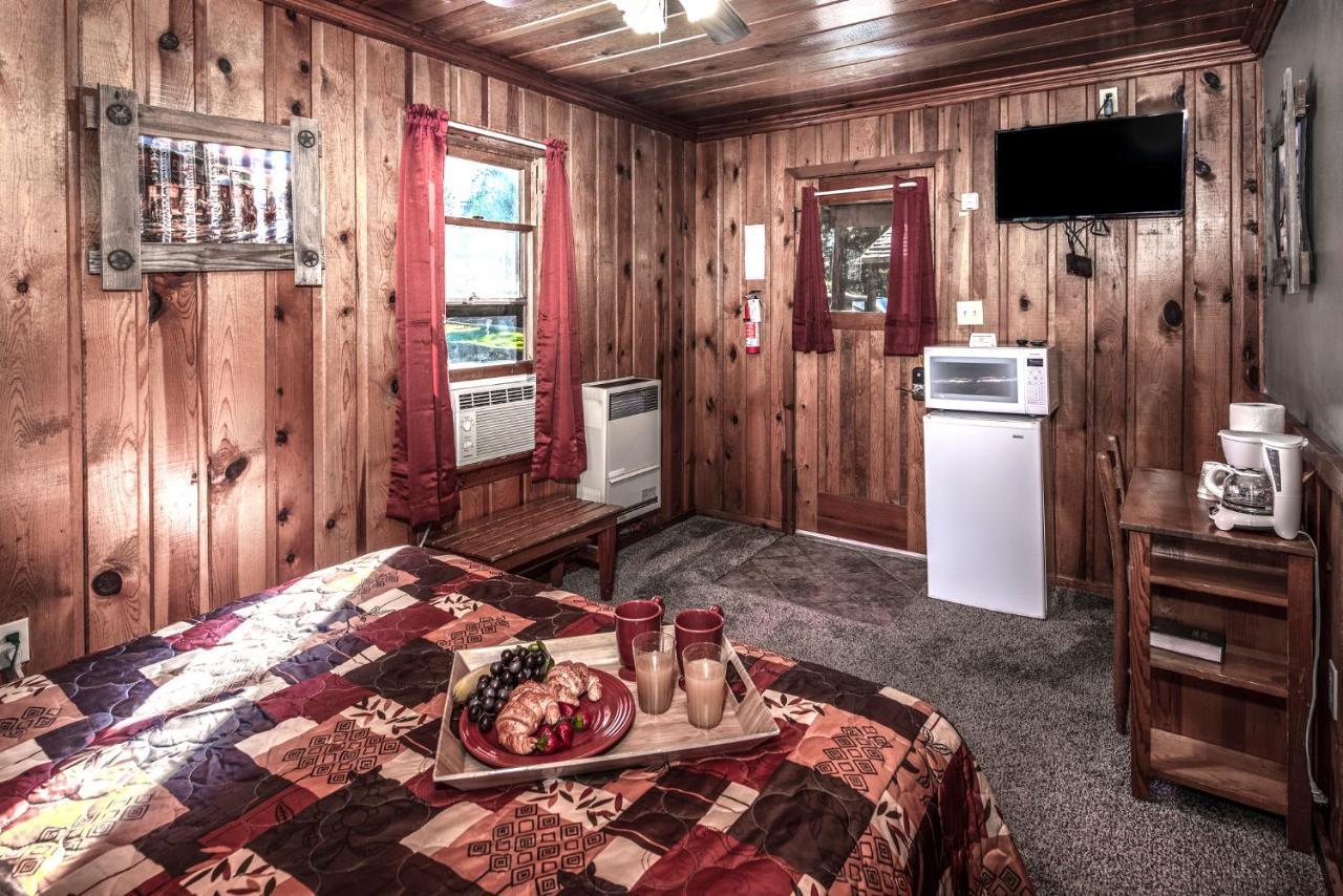 Apache Village 5, Queen Bed, Midtown, Sleeps 2 Ruidoso Exteriör bild