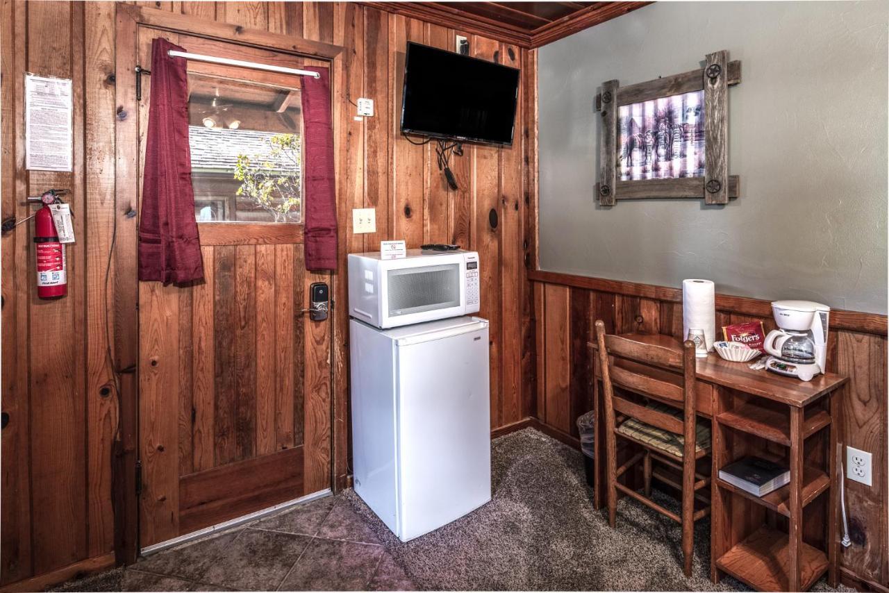 Apache Village 5, Queen Bed, Midtown, Sleeps 2 Ruidoso Exteriör bild